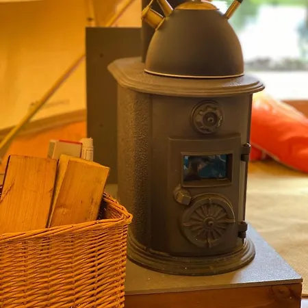 Saarjaerve Puhkemaja Glaemping