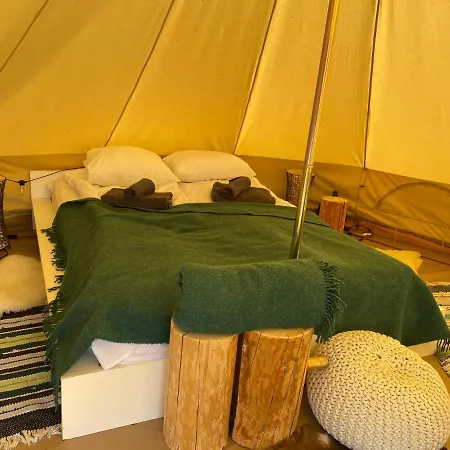 Saarjaerve Puhkemaja Glaemping Tromsi