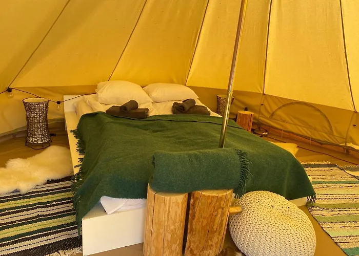 Saarjaerve Puhkemaja Glaemping Tromsi